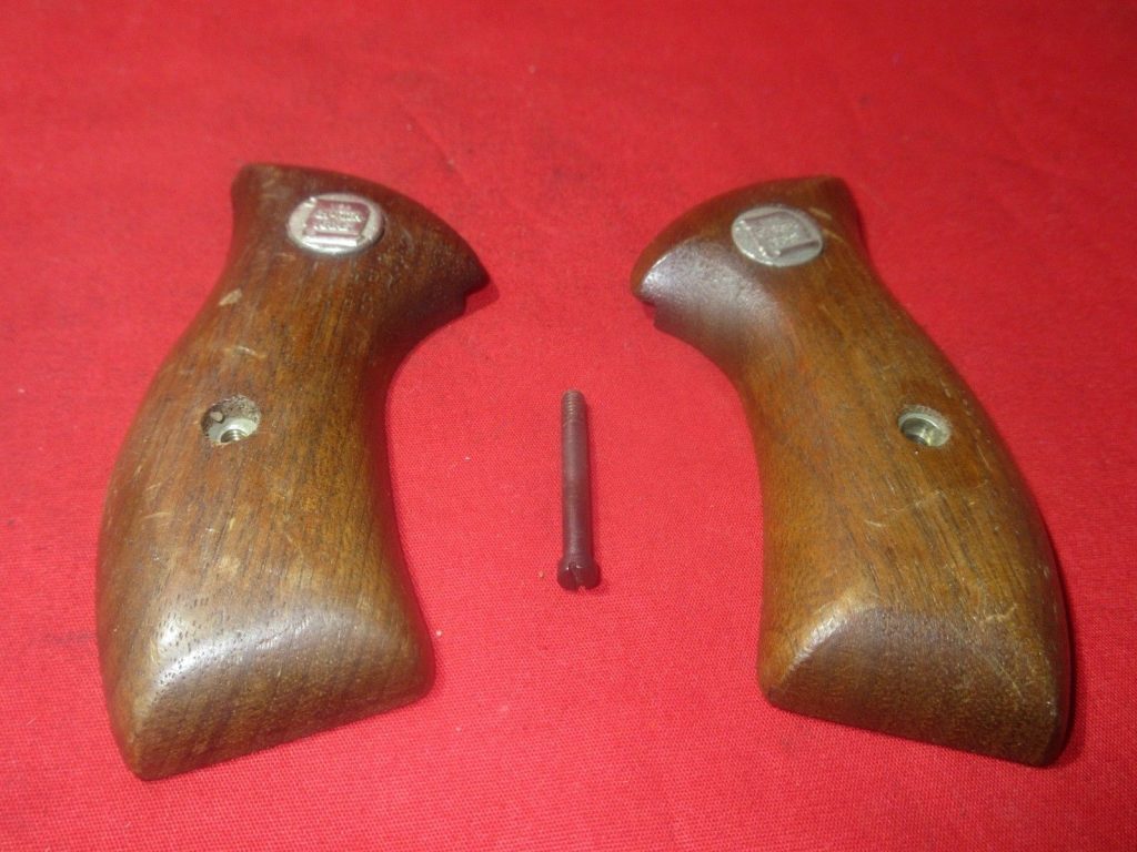 Charter Arms Model Undercover 32 ACP Caliber Grips With Screw 
