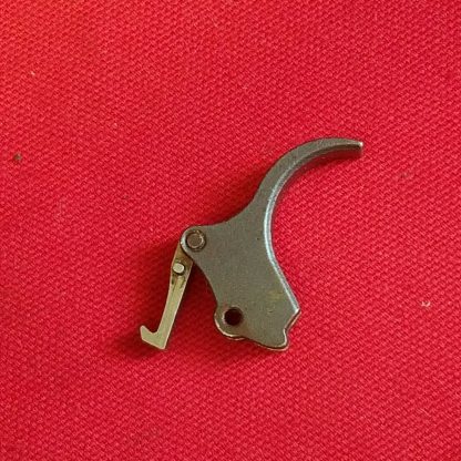 Harrington & Richardson 732, .32 S&W, Revolver Part,Trigger Guard & Trigger - Image 4