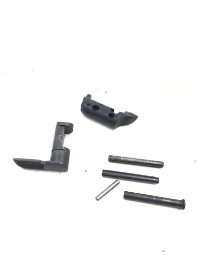 Smith and Wesson M&P40 40 Smith and Wesson, Disassembly Lever, Magazine Catch - Image 5