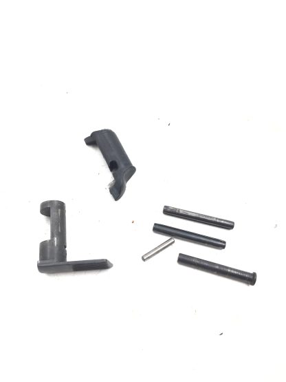 Smith and Wesson M&P40 40 Smith and Wesson, Disassembly Lever, Magazine Catch - Image 3