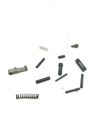 H&R 732 .32S&W, Revolver Parts, Firing pin, pins, springs, levers - Image 3