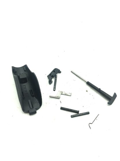 Smith & Wesson M&P 40 .40S&W, Pistol parts, Mag Catch, Backstrap, Tool, pins - Image 2