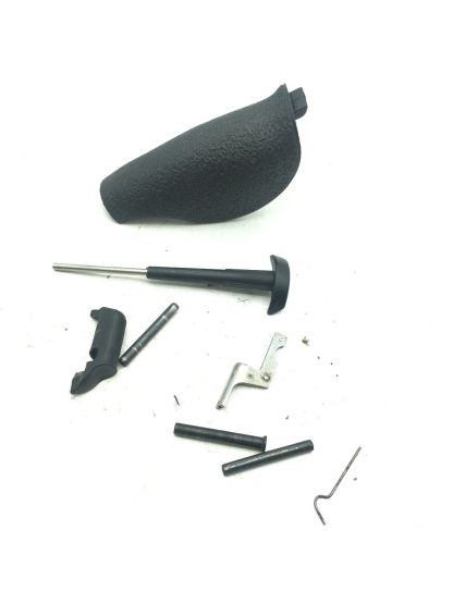 Smith & Wesson M&P 40 .40S&W, Pistol parts, Mag Catch, Backstrap, Tool, pins - Image 4