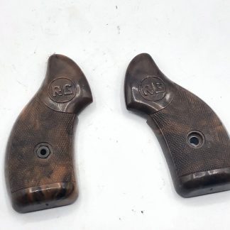 Rohm RG-14 .22LR, Parts. Grips
